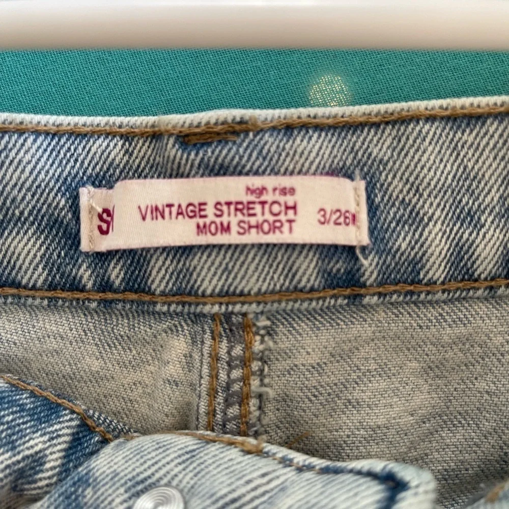 SO hight rise mom short size 3/26